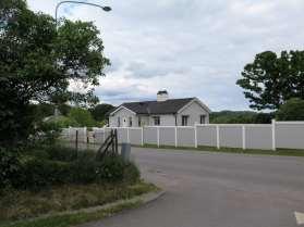 Av dem är ett, Björkebo vid Hagtornsvägen, uppfört ca år 1900. Äldst därefter är Holmstein, som uppfördes 1912 inför att stambanan drogs fram genom bygden.