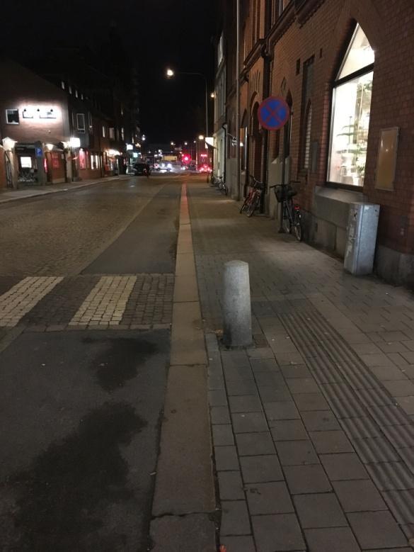 Stopp 9: Algatan/Kontinentgatan Centrumstråket mellan Corfitz-Beck-Friisgatan och Kontinentgatan upplevs mycket positiv även om önskemål om bättre belysning framförs.