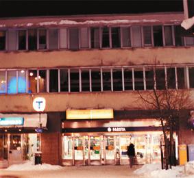 SKÄRMTAK Belysningens utformning i skärmtaken varierar från byggnad till byggnad, både när det gäller armaturtyper