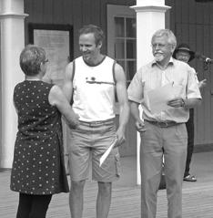 Stipendiater Hemslöjdsföreningens årliga stipendier ur Lars Aldéns hårdslöjdsfond och Anne-Marie von Stockenströms textilfond delades ut under marknadsdagen av föreningens ordförande Jan Eric