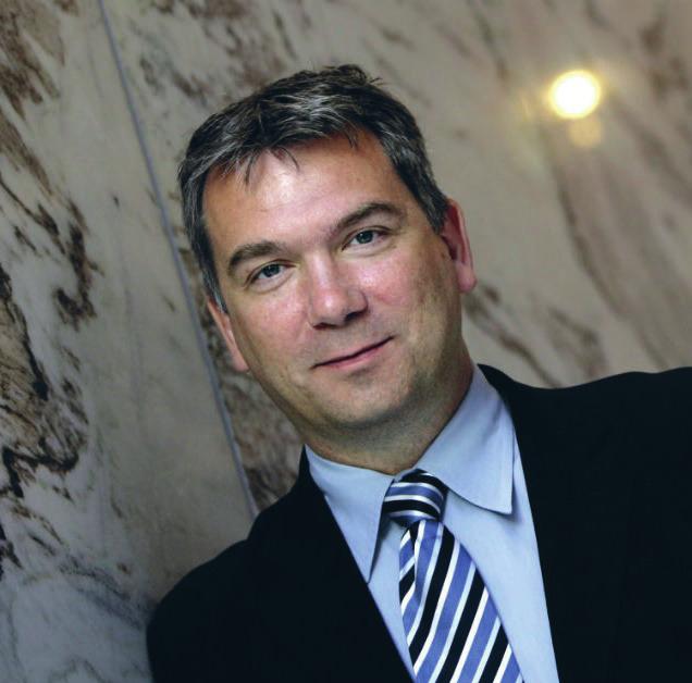 Block 2: Smart industri digitaliseringens möjligheter 3: - 4:5 Insamling och analys av stora datamängder möjliggör nya produkter och tjänster, samtidigt som befintliga verksamheter kan utvecklas.