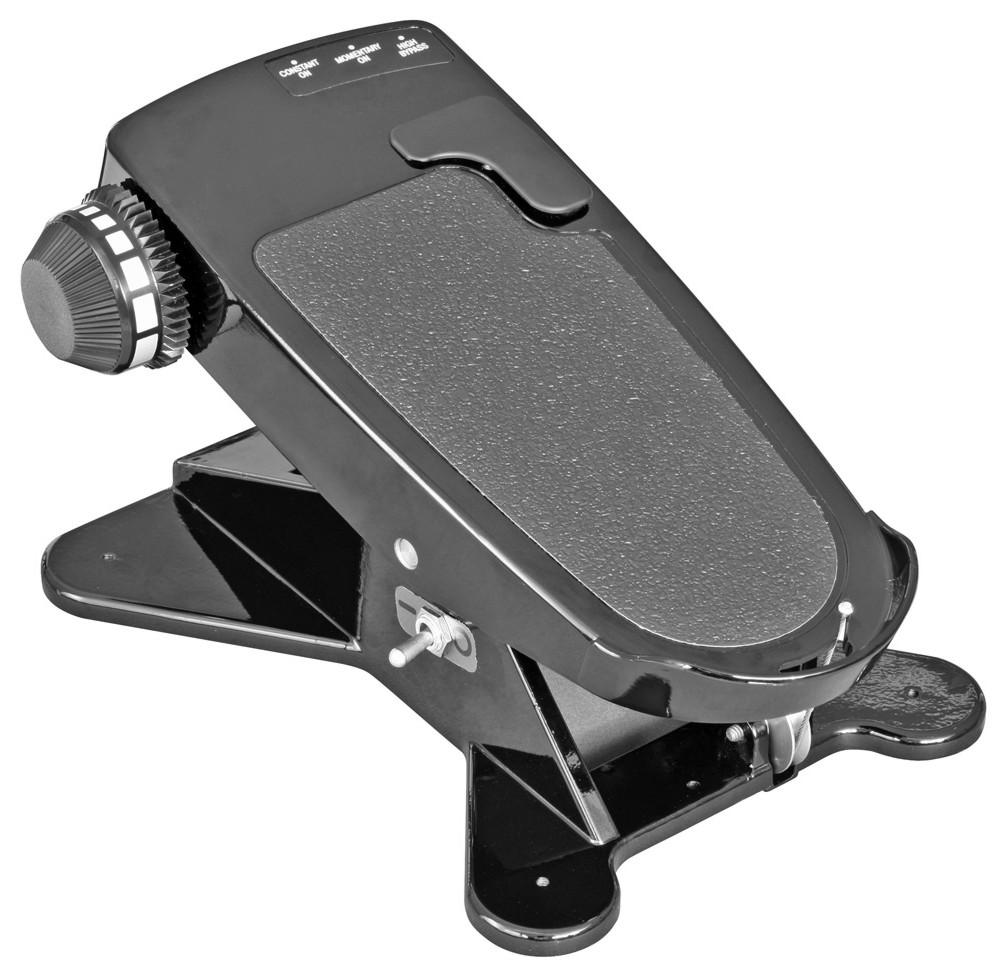 Då fästet blivit installerat, skall det sitta fast ordentligt oh jämnt med spärrpinnarna i låset, oh lossna med ett enkelt, snabbt drag i rephandtaget. Permanent pedalinstallation OBS!