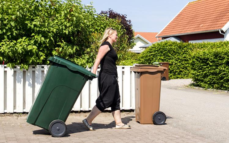 DITT FASTIGHETSNÄRA AVFALL Håll koll på ändrade dagar Ändrad hämtning av hushållsavfallet i påsk och midsommar Under påsk och midsommar blir det ändrad hämtningsdag för dig som har hämtning av ditt