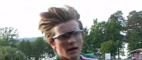 blev gipsad. Nära en DM-plakett på ungdomssidan genom Arvids fjärdeplats. 9/6. IK Gandvik, Sommarlandssprinten: ÖM 7 (71 st): 5) Henrik Tengvall, 20.25 (+3.40).