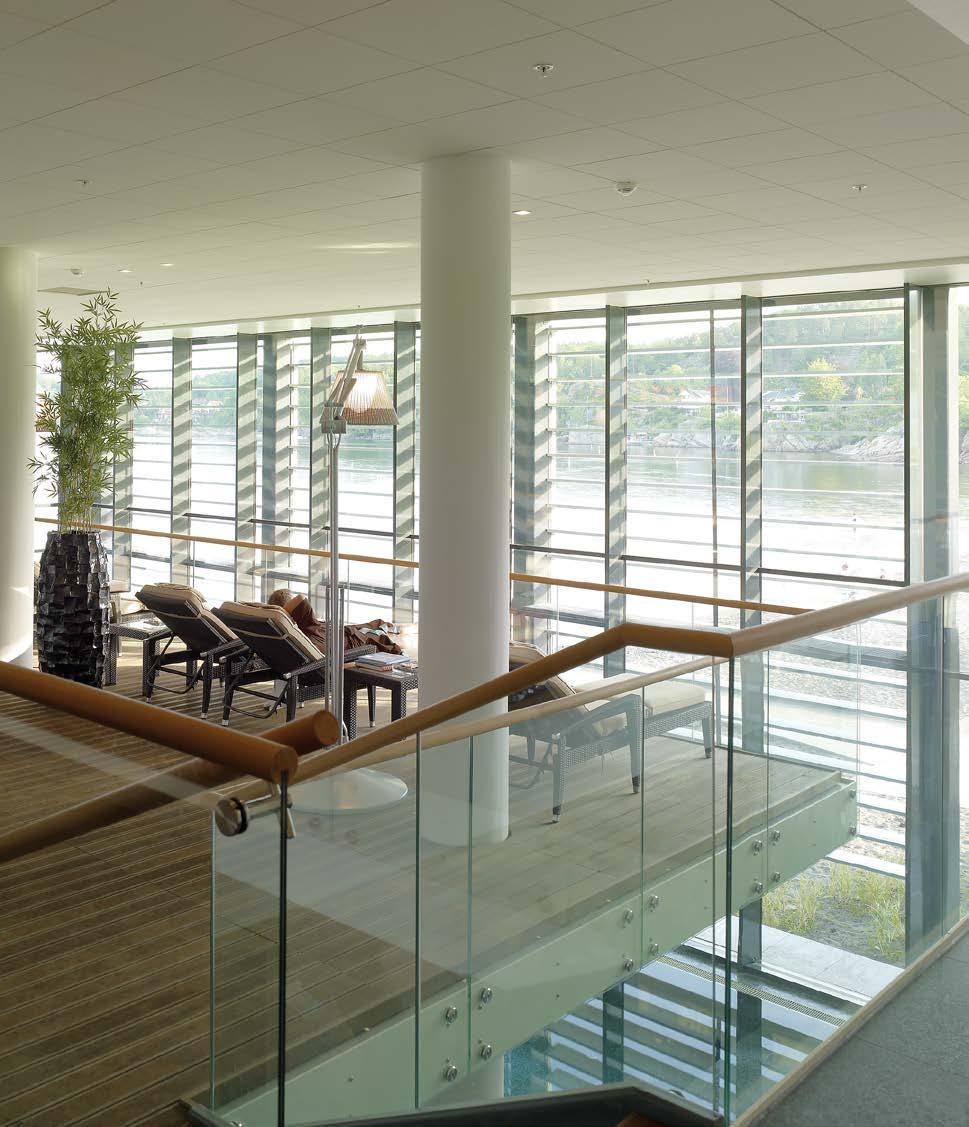 Sapa Solskydd 4550 Tre lameller i olika design Farris ad i Larvik, Norge Systemleverantör Hydro uilding Systems Sweden 574 81 Vetlanda T 0383-942 00 F 0383-76 19 80 system.se@hydro.com www.
