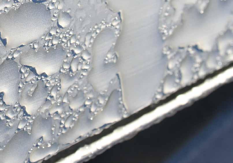 Våra material ROSTFRITT STÅL Rostfritt stål är en stor grupp av olika material med det gemensamt att huvudelementet är järn (därav stål ) och kromhalten (Cr) är 1012 % eller däröver.