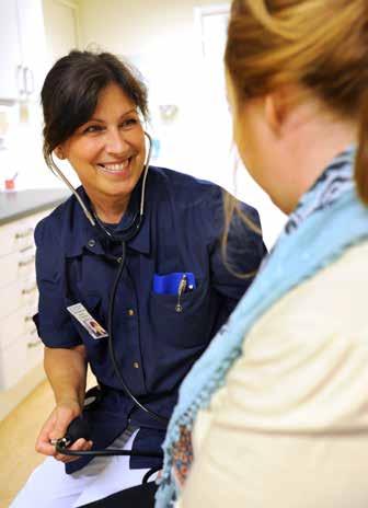 För att göra patienterna och närstående till medskapare behöver vårdgivaren ge information och kunskap om sjukdomen som är lätt att förstå.