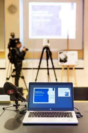FÖRVALTNINGSBERÄTTELSE är översatt till 30 olika språk. Broschyren finns även i punktskrift och som cd-skiva och är teckentolkad på Riksbankens webbplats.