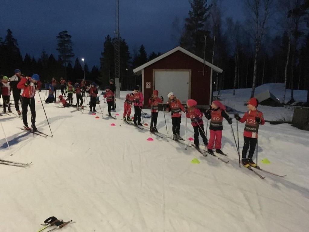 Rullskidstävling vuxen UVK-rullen 40km Johan Edlund Klubbmästare barn och ungdom Almby IK:s klubbmästerskap i fristil respektive klassisk stil 2017 anordnades på konstsnöspåret i Ånnaboda.