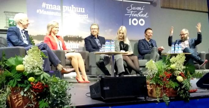 från byar till städer. Landsbygdsparlamentet ingick i programmet för Finlands 100-årsjubileum och temat var Omöjligheter blir möjligheter.