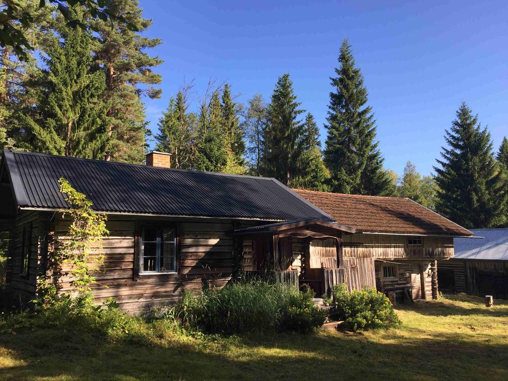 Fäbodgård med skog & jakt i Orsa Orsa Stenberg 78:1 Mindre skogsfastighet med välbevarad fäbodgård i Norder-Icksjö ca 18 km öster om Orsa.
