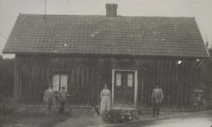 Familjen Palmkvist utanför sitt