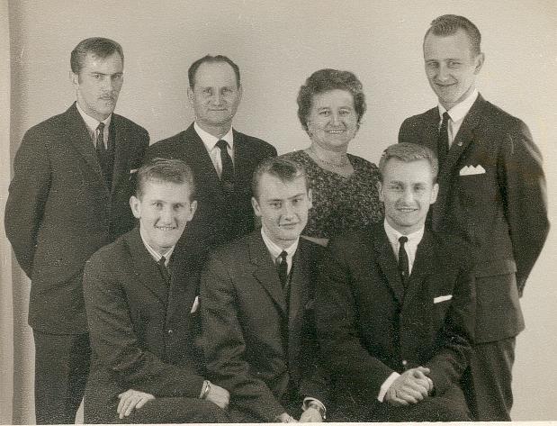 Familjen David Waldau Jonny, David Greta, Ellert, Bert,