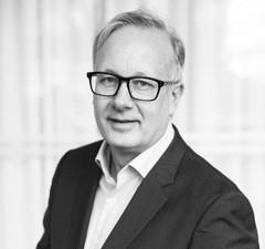 STYRELSE OCH LEDANDE BEFATTNINGSHAVARE Torbjørn Bjerke Styrelseordförande Torbjørn Bjerke, MD, har mer än 25 års erfarenhet inom läkemedelsutveckling och affärsutveckling.