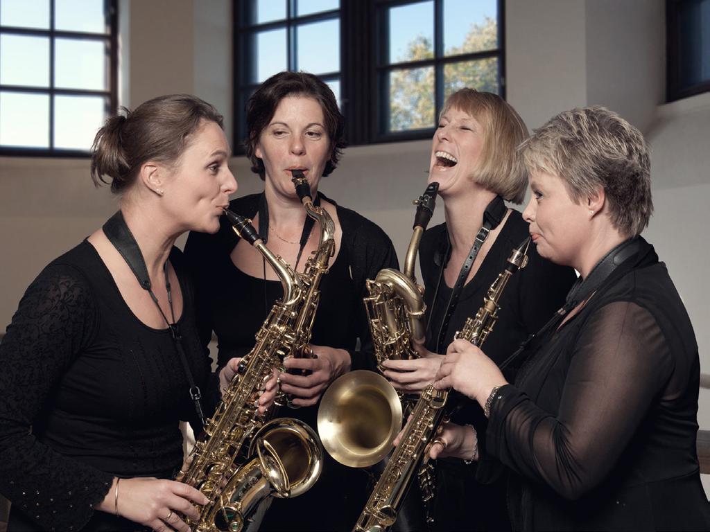 Musik Saxofonkvartetten Rollin Phones - Offentliga arrangörer Jan 2019 Tove Nylund - sopransaxofon Kristin Uglar - altsaxofon Edith Bakker - tenorsaxofon Neta Norén - barytonsaxofon Läs mer på www.