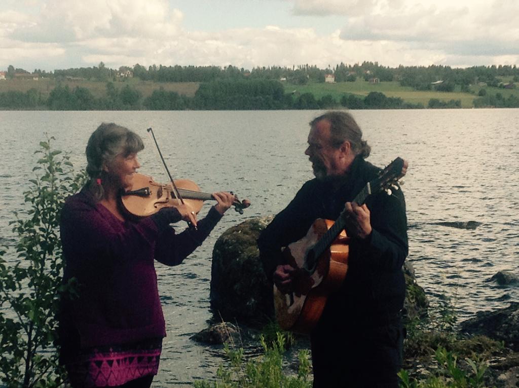 Musik Argentinsk tango, klassisk musik & folkmusik - Offentliga arrangörer - Kultur i vården Jan/feb 2019 Duo RydHedin Duo RydHedin är en duo som har funnits i 8 år, de rör sig fritt mellan genrer