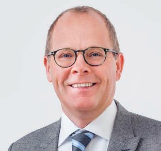 Övriga styrelseuppdrag: Styrelseledamot i Lagercrantz Group AB samt ett antal bolag inom Tisenhult-gruppenkoncernen. Arbetslivs erfarenhet: Ledande befattningar inom Tisenhult-gruppen.