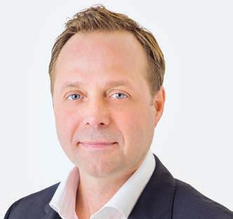 FÖRETAGSLEDNING & REVISORER FÖRETAGSLEDNING ULF LILIUS Verkställande direktör & koncernchef. Anställd i koncernen sedan 2002. Född: 1972. Utbildning: BSc. econ.