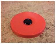 Figur 3-4: Provkropp till 25 mm platta För 8 mm plattan användes en cylinder med ett hål med diametern 8 mm med en skruv i botten för att kunna justera höjden på provkroppen, se Figur 3-5.