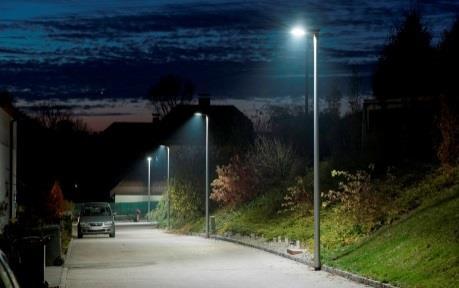 Kommunen ville bibehålla dessa i systemet. En LED-modul som passar i dekorativa armaturer sattes därför in för att säkerställa ett enhetligt utseende.