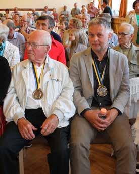 Eestirootslane rielärare och rektor för Pasklepa folkhögskola. De fick ta emot Hans Pöhls medlaj, en nyligen framtagen medalj för detta ändamål.