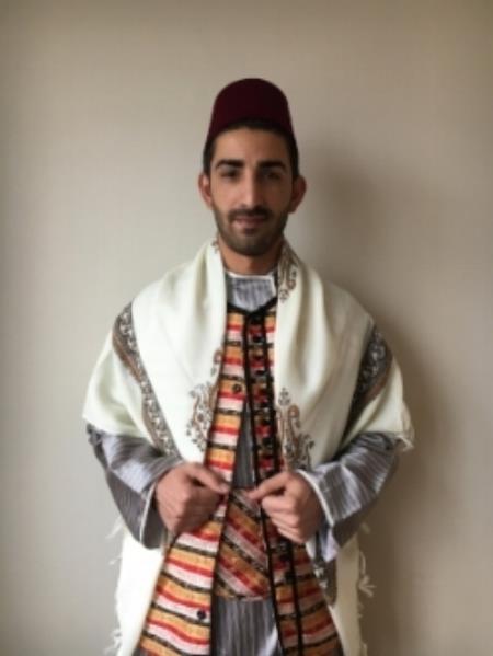 ERBJUDANDE F-klass till åk 3! Al Hakawati Mustafa - berättelser på arabiska Mustafa Aldarwish, är skådespelare från Syrien med gedigen erfarenhet av att roa barn, unga och familjer.