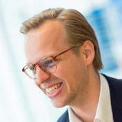 . Teknologie Licentiat Matematik, Civilingenjör Teknisk Fysik, Kandidatexamen Medicin.