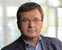 samt Magisterexamen inom Processrätt, skiljeförfarande och alternativa tvistelösningsmetoder från Universitetet