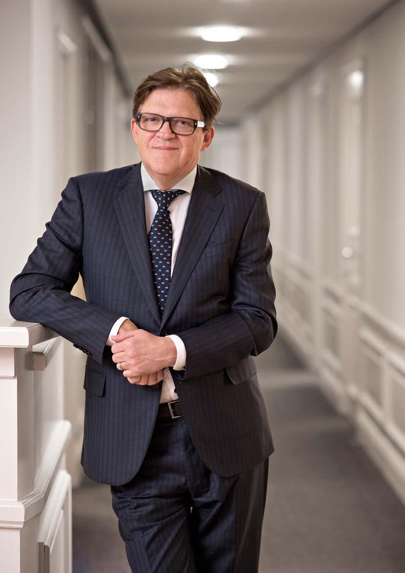 FEM SNABBA MED TORD Hur sköter du förvaltningen över 21 orter från huvudkontoret i Stockholm?