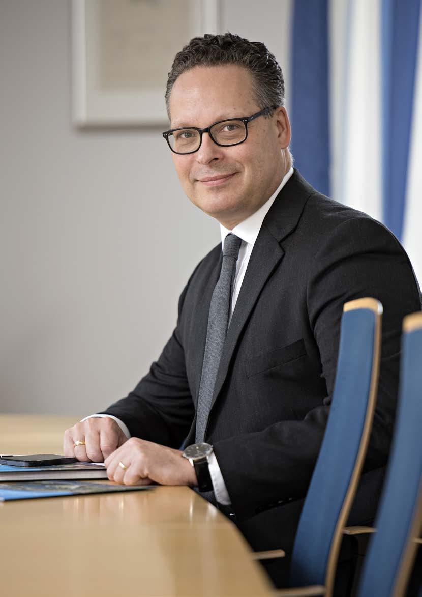 FEM SNABBA MED JOHAN Hur mycket kapital har ni tagit in hittills? Cirka 1,7 miljarder i eget kapital från cirka 4 000 investerare. Vad har ni levererat till investerarna?