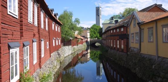 - Kombinerade ledningar) / 2) Bräddat i ledningsnät 0 Grundvattenbildning ~15% = 198 Kombinerade ledningar ~4 (V-ås: 196 m 3 på 31 km ledn.= 6,3 m 3 /km. Skultuna: 6,3 m 3 /km * 0,6 km ledn.