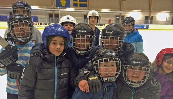 Frit-Is Allmän åkning för barn efter skoltid Flickor och pojkar, 10-13 år Låna utrustning på plats 2 dagar i veckan, december februari i 3 ishallar Läxhjälp