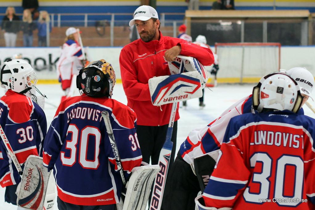 Sommarhockeyskola 5 veckor under sommaren på Öckerö i samarbete med Joel