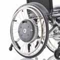 Alber Underlättar för vårdaren då viamobil hjälper till att driva rullstolen framåt samt att
