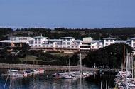 Antal lägenheter 48st Bruttoarea 3200m2 Byggnadsarea 640m2 Bruttovolym 9000m3 Om-och tillbyggnad av hotell i Strömstad Laholmens Hotel Vi levererar 800 kvm plattbärlag i