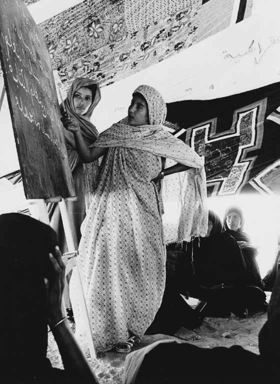 Ett halvår senare, 1976, reste radioreportern Erik Fichtelius till flyktinglägren vid Tindouf i Algeriet för Dagens Ekos räkning.