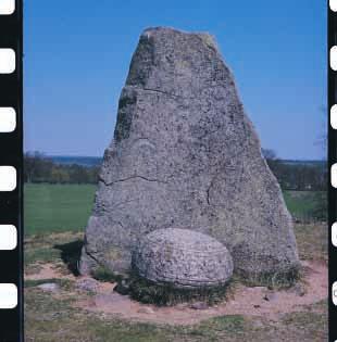 11 000 år i södra Småland De 11 000 år av södra Smålands historia som beskrivits ovan är en oerhört lång tidsperiod, under vilken stora förändringar inträffade för de människor som befolkade detta