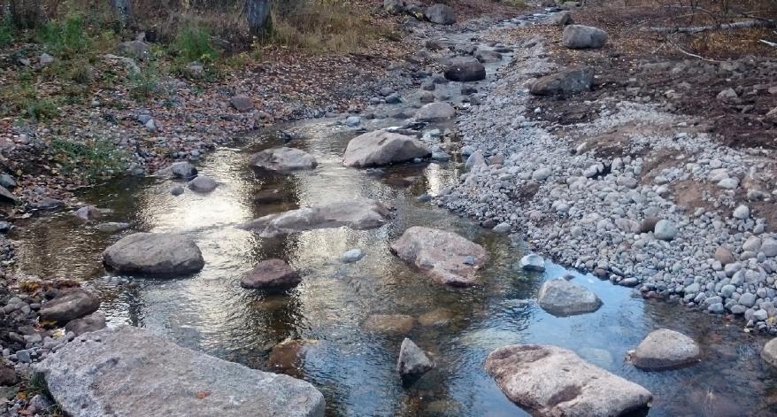 Emån västra (Lillån/Kvillsfors), Jönköpings län Genomförda åtgärder - sammanfattning Det övergripande målet med åtgärden i Lillån har varit att skapa fria vandringsvägar förbi de två kraftverken i
