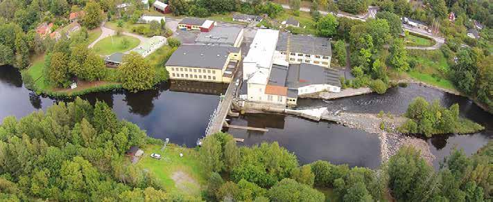 Dammen vid Marieberg ska rivas till gagn för både fisken och fisket. Foto Mats Hebrand. Verksamhetsåret 2015 I flera år har diskussionerna mellan Länsstyrelsen, Sveaskog och Uniper (f.d. Eo) n om att lägga ner vattenkraftverket närmast havet i Mörrumsån pågått.