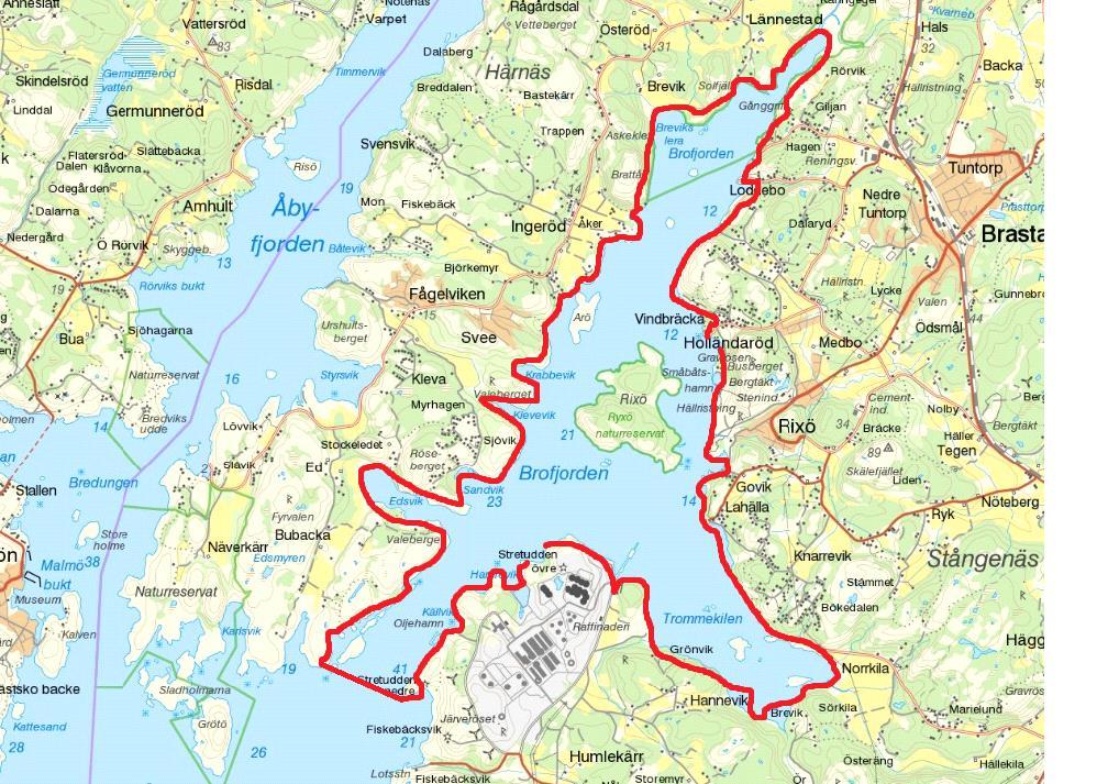 2 Inledning 2.1 Bakgrund och syfte Preems raffinaderi vid Brofjorden är Nordens största raffinaderi, och har kapacitet för 11,4 miljoner ton råolja/år.