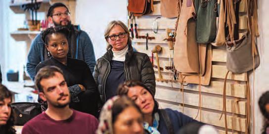 INITIATIVET LUND ETT ARBETSINTEGRERANDE SOCIALT PROJEKT Projektet Initiativet Lund tar emot nya svenskar för arbetslivsintroduktion inom design (textil, läder och annan design) och café/catering.