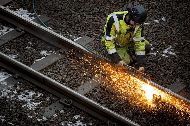 cirka 100 000 påstigande per dygn) Nya dubbelspår och nya