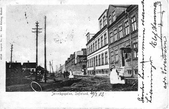 för Malmö 7 utsågs Nils Johan Nordvik och båda postmästarna fick en årslön på 4 200 kronor vardera. Malmö 7 skulle vara beläget i hörnet av Bergsgatan och Hagagatan.