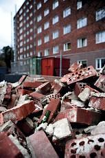 Stormen Gudrun -05 skapar rubriker Tegelfasader riskerar att rasa Tegelfasader dödlig rasrisk Tegelfasader kan bli