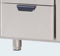Tel. 0156-48 40 Tillbehör - Kylbänkar 650-serien för drycker Kod Tillbehör SEK TILLGÄNGLIG ÄVEN FÖR ANSLUTNING TILL ETT CENTRALT KYLSYSTEM 0:- 20V 60HZ KOMPATIBEL 2 400:- SP1894 AVDUNSTNINGSLÅDA MED