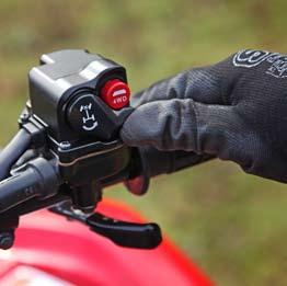 remvariator, den låga utväxlingen, den raka bakaxeln som inte sjunker ihop av en tung vagn, den kraftiga servostyrningen och inte minst den råstarka motorn med sin precisa bränsleinsprutning som gör