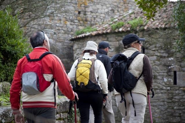 Den franska vägen, Internationell grupp Sarria Santiago de Compostela, 6 nätter 2(8) Dag 1, söndag Ankomst till Sarria Var deltagare anländer till Sarria på egen hand med lokal buss via Lugo eller