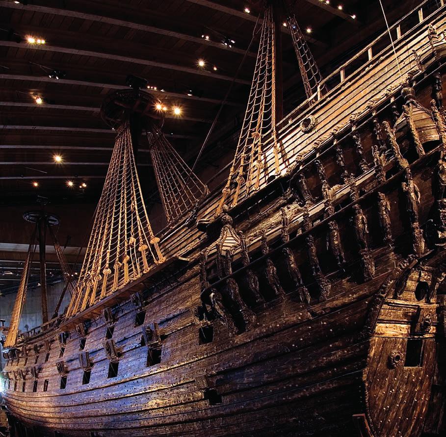 vasa total längd inklusive bogspröt: 69 meter skrovets längd inklusive galjon: 61 meter största bredd: 11,7 meter höjd från köl till stormastens flaggstångstopp: 52,5 meter akterskeppets höjd: 19,3