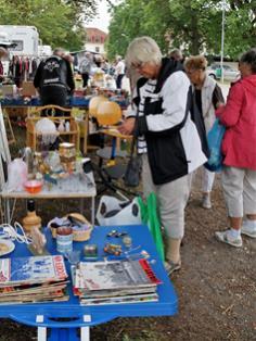 Lingonsylten tog slut så Jonas Forsberg fick i ilfart åka till affären för att köpa mer.