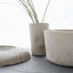 Betonggjutning Vad finns det för olika sorters betonger, hur fungerar dom och vad finns det för material som man kan göra former av? Allt detta lär du dig om du går vår betonggjutningskurs i vår.